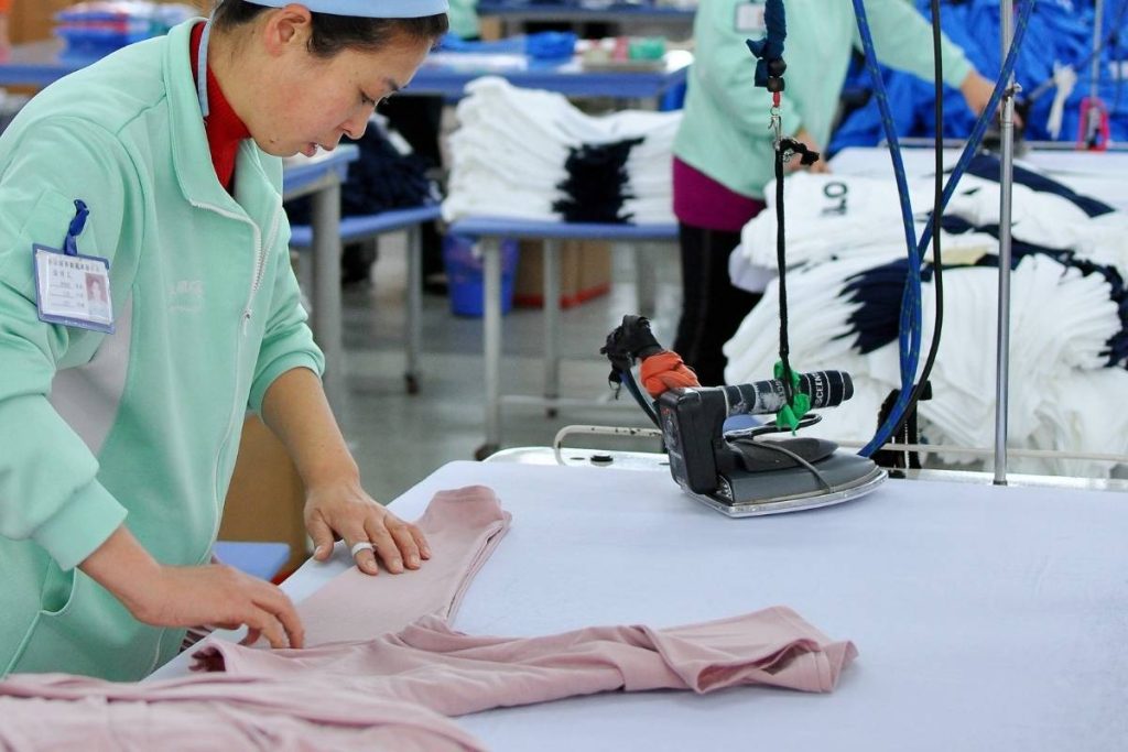 custom China ski wear manufacturer